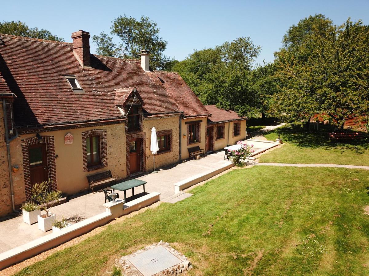 Les Gites De La Maison Lierue Thiron-Gardais Exterior photo